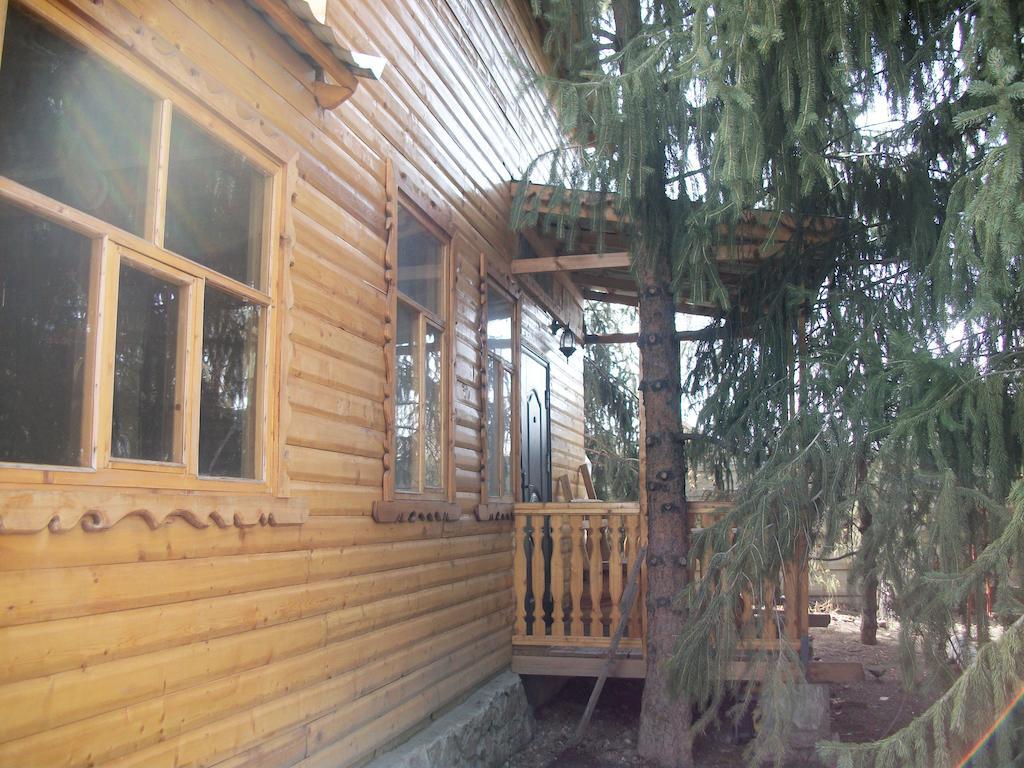 Enirest Hotel Karakol Exterior foto
