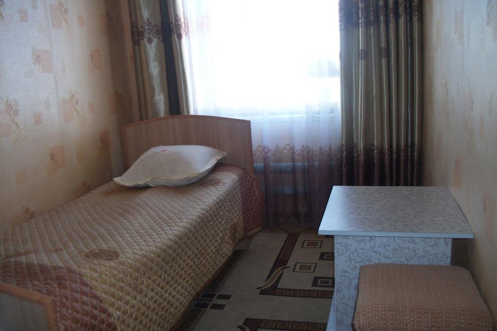 Enirest Hotel Karakol Quarto foto