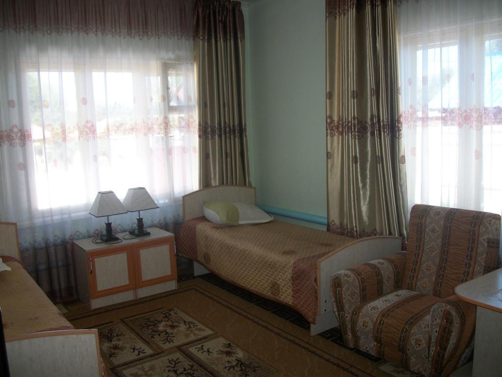 Enirest Hotel Karakol Quarto foto